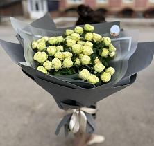 Букет Белые кустовые розы Солинеро в Мучкапский