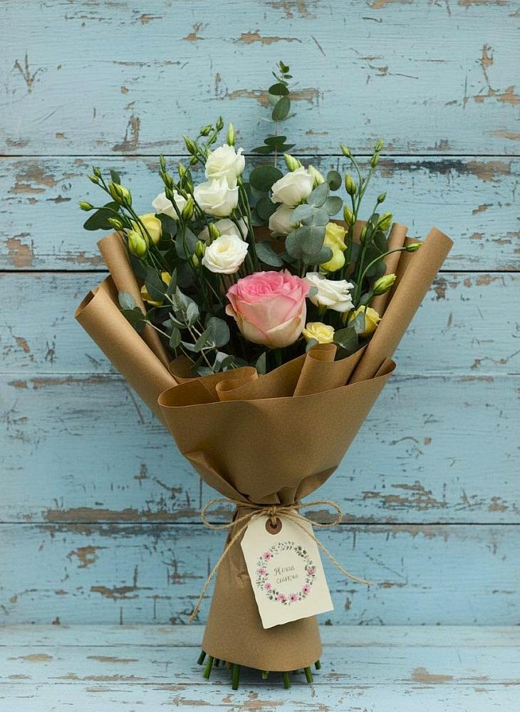 Букет цветов из: Розы и Лизиантусы в Мучкапский