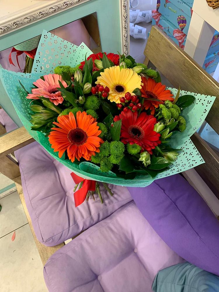 Букет цветов из: Герберы, Хризантемы и Альстромерии в Мучкапский