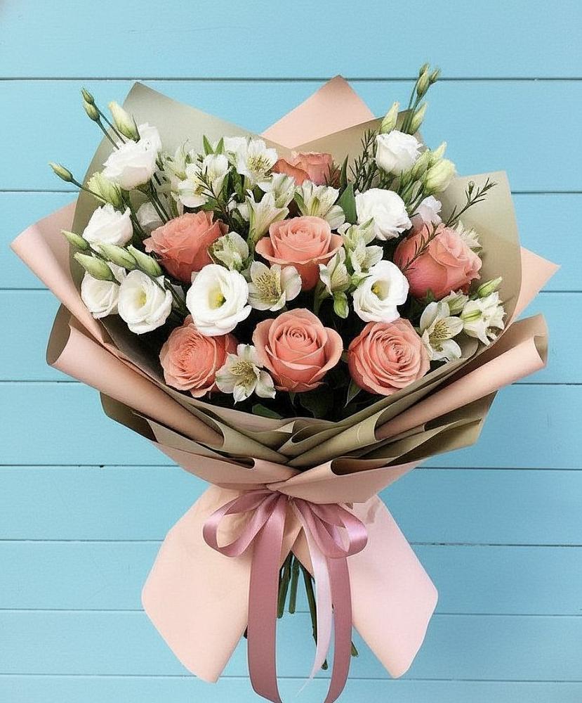 Букет цветов из: Розы, Альстромерии и Лизиантусы в Мучкапский