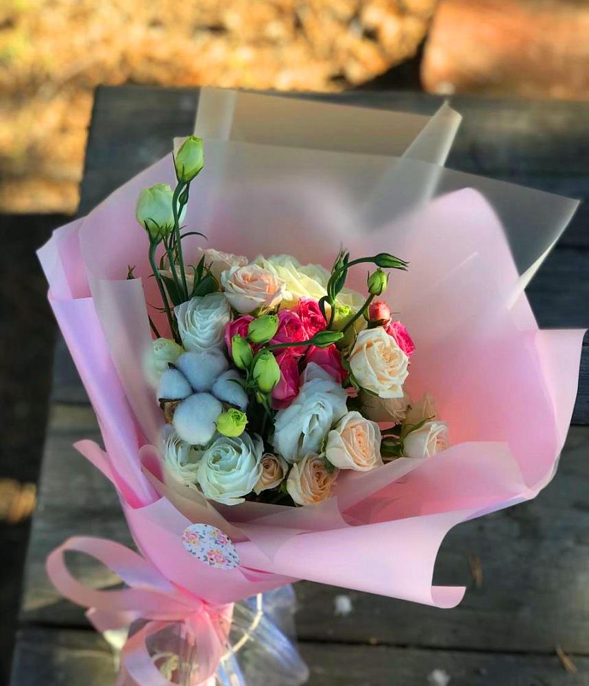 Букет цветов из: Розы и Лизиантусы в Мучкапский