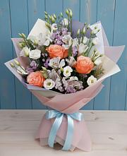 Букет цветов из:  Лизиантусы, Розы, Альстромерии и Гипсофила в Мучкапский