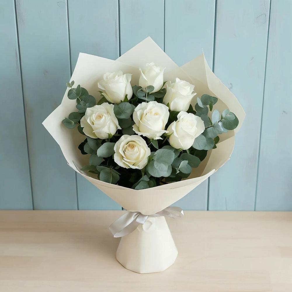 Букет Белые розы в Эвкалипте в Мучкапский