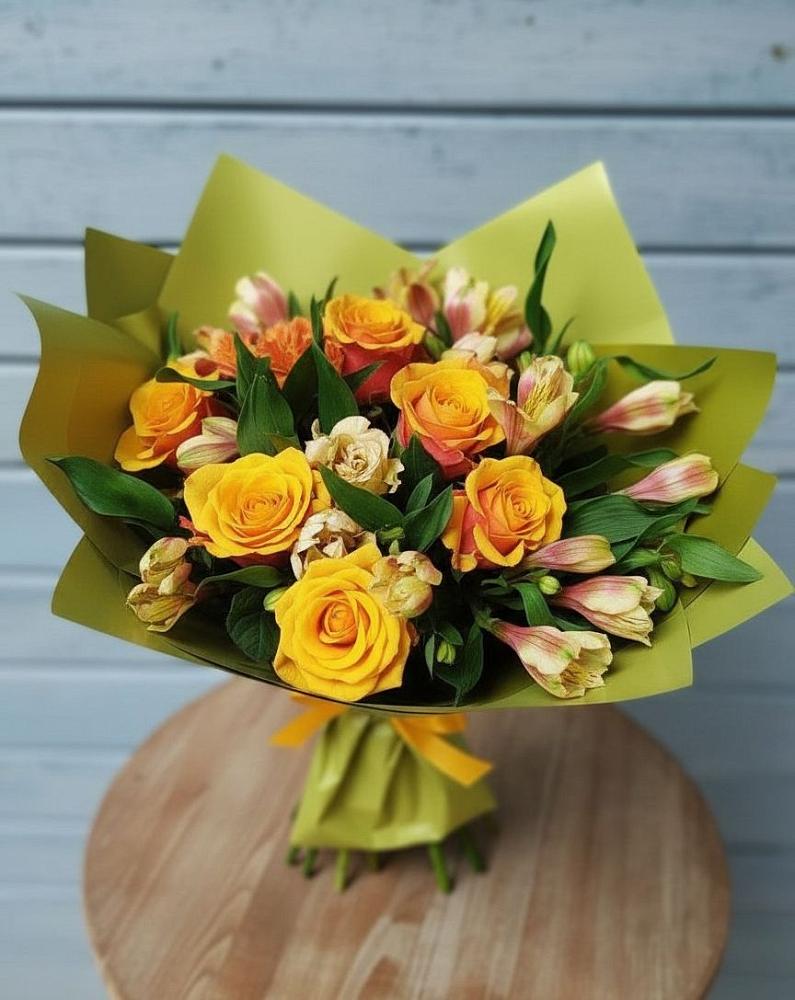 Букет цветов из: Альстромерии и Розы в Мучкапский