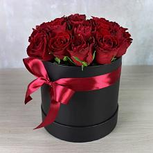Цветочная композиция из Розы в шляпной коробке в Мучкапский